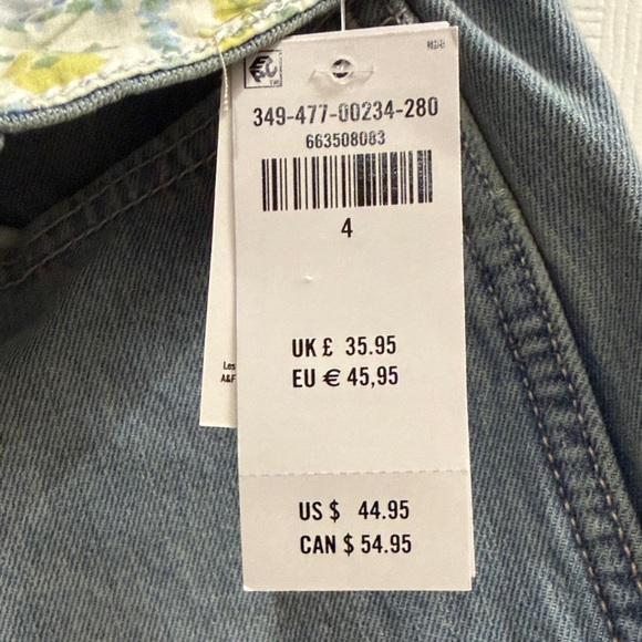 Hollister Women's Classic Blue Jean Shorts - Picture 4 of 6